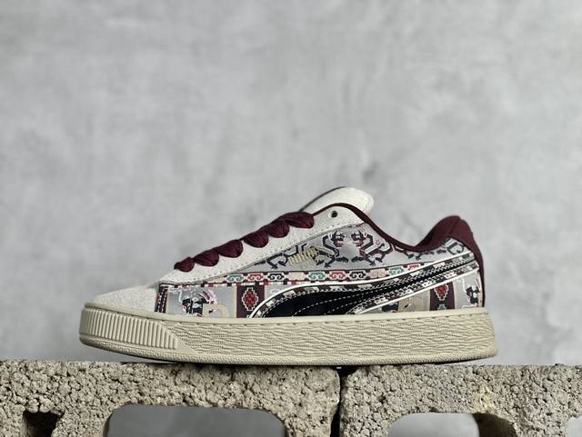 Puma Suede Xl 彪马新款面包鞋男女同款复古休闲板鞋 赠送一双鞋带 鞋身通体采用细腻的麂皮材质 厚实柔软 质感出众 鞋侧保留puma标志性跑道图案 侧