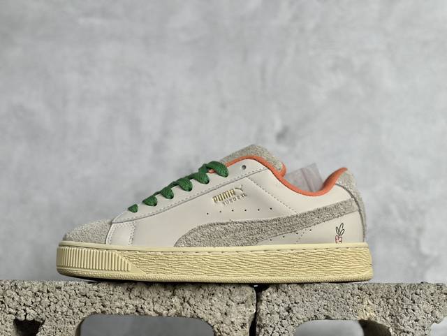 Puma Suede Xl 彪马新款面包鞋男女同款复古休闲板鞋 赠送一双鞋带 鞋身通体采用细腻的麂皮材质 厚实柔软 质感出众 鞋侧保留puma标志性跑道图案 侧