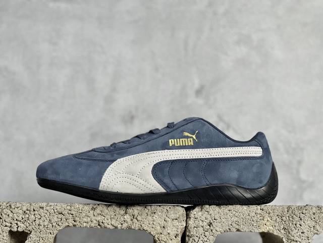 彪马二代 Puma Palermo Og 复古单品 彪马 防滑耐磨低帮德训板鞋 孔眼底座和脚趾凸起由绒面革材料制成 支持侧踏时的踏步工作 脚背和侧板采用尼龙网布