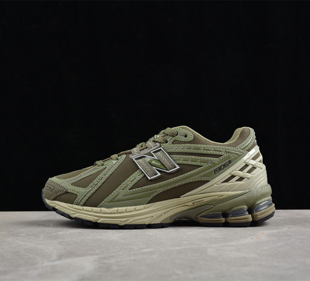 New Balance G1906系列复古老爹风休闲运动慢跑鞋 M1906Rwf #采用轻质牛剖革拼接透气网眼衬垫织物鞋面材质 T-Beam大底提供足步弓支撑，