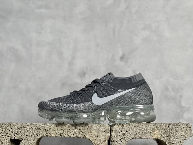 Nk Vapormax Flyknit 耐克飞织透气休闲全掌大气垫跑鞋 849557-002 #鞋款鞋面依然采用flyknit材质提供出色的舒适度和透气性。除了