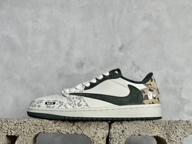 Fragment X Travis Scott X Bape猿人头 Air Jordan 1 Low 三方联名倒钩 性价比原盒出货 全新的三方联名低帮倒钩鞋面延