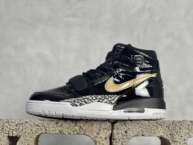 福利特价 Air Jordan Legacy 312 纯原版本 充正首选 有着交错结合的设计，它的名字就展现出它所包含的鞋款元素，312 分别对应了 Air J