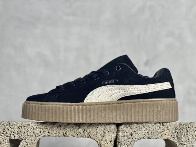 Puma X Fenty Creeper Phatty 复古单品经典回归 彪马低帮休闲板鞋这双鞋子继承了puma最经典的creeper鞋款的外观蕾哈娜还以赋予了