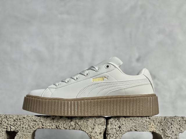 Puma X Fenty Creeper Phatty 复古单品经典回归 彪马低帮休闲板鞋这双鞋子继承了puma最经典的creeper鞋款的外观蕾哈娜还以赋予了