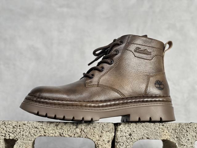 Timberland 添柏岚 天伯伦 2024秋冬款 户外高帮工装休闲鞋 原盒原包装 广东大厂品质 面料采用意大利顶级磨砂细纹牛皮，搭配防臭防腐真皮乳胶鞋垫，给