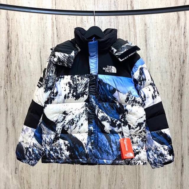 渠道优势，支持代发！ 外贸保真版：北面联名羽绒服 白蓝色 Supreme Fw17 The North Face Mountain Balt Jacket 北面