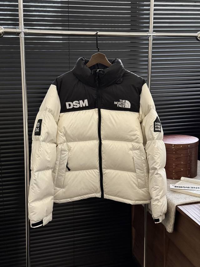 渠道优势，！ 外贸保真版 北面 ｜ 北面dsm联名款 Nuptse Jacket 15周年限定款 立领羽绒服 产品配色：黑色，奶白 码数：Xs S M L Xl