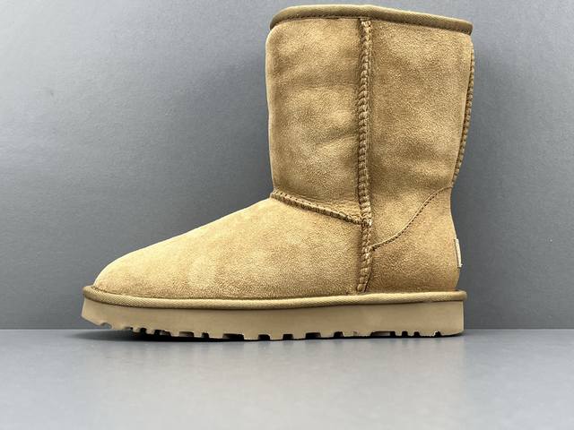 渠道优势，！ Pk版ugg Ugg Classic Short 羊皮 保暖耐磨防滑 简洁舒适 中筒 雪地靴 栗子棕色 尺码35 36 37 38 39 40