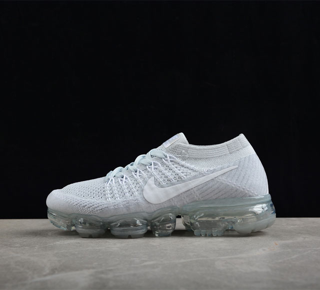 Nk Vapormax Flyknit 耐克飞织透气休闲全掌大气垫跑鞋 849558-100 #鞋款鞋面依然采用flyknit材质提供出色的舒适度和透气性。除了