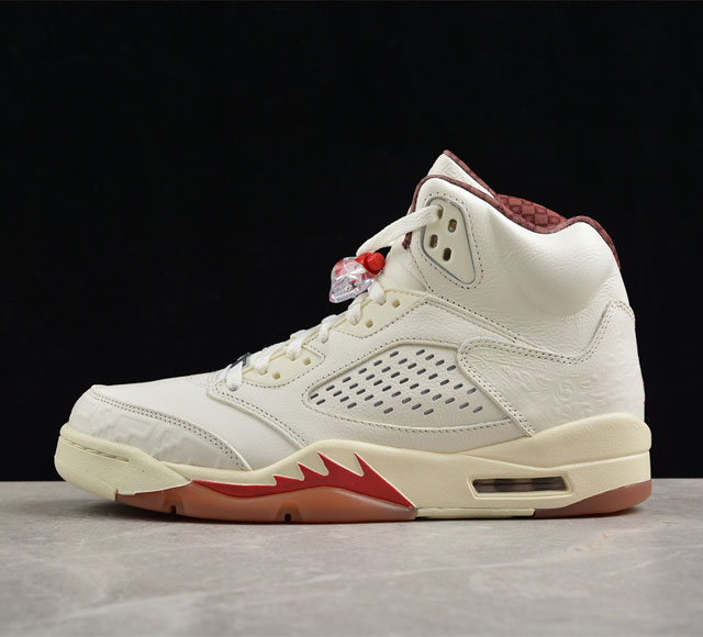 Air Jordan 5 El Grito Aj5 乔5墨西哥独立日 Hf8833-100 #鞋身以白色为主色调，在中底锯齿分别采用红、绿色呈现，与墨西哥国旗主