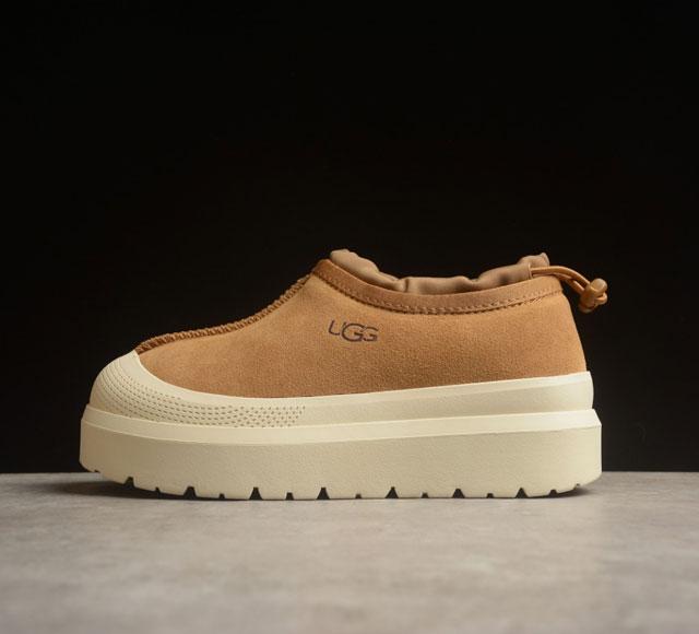 Ugg 2024秋冬新品,机能撞色王一博代言热门大爆款！包头套脚低帮 进口隆丰一级羊皮毛一体 代购专供品质 高弹modern中底 外置防滑大底 套脚抽绳设计 穿